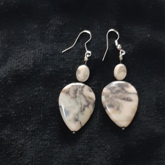 Rhodonite drop shape and bead earrings - Picture 2 of 3